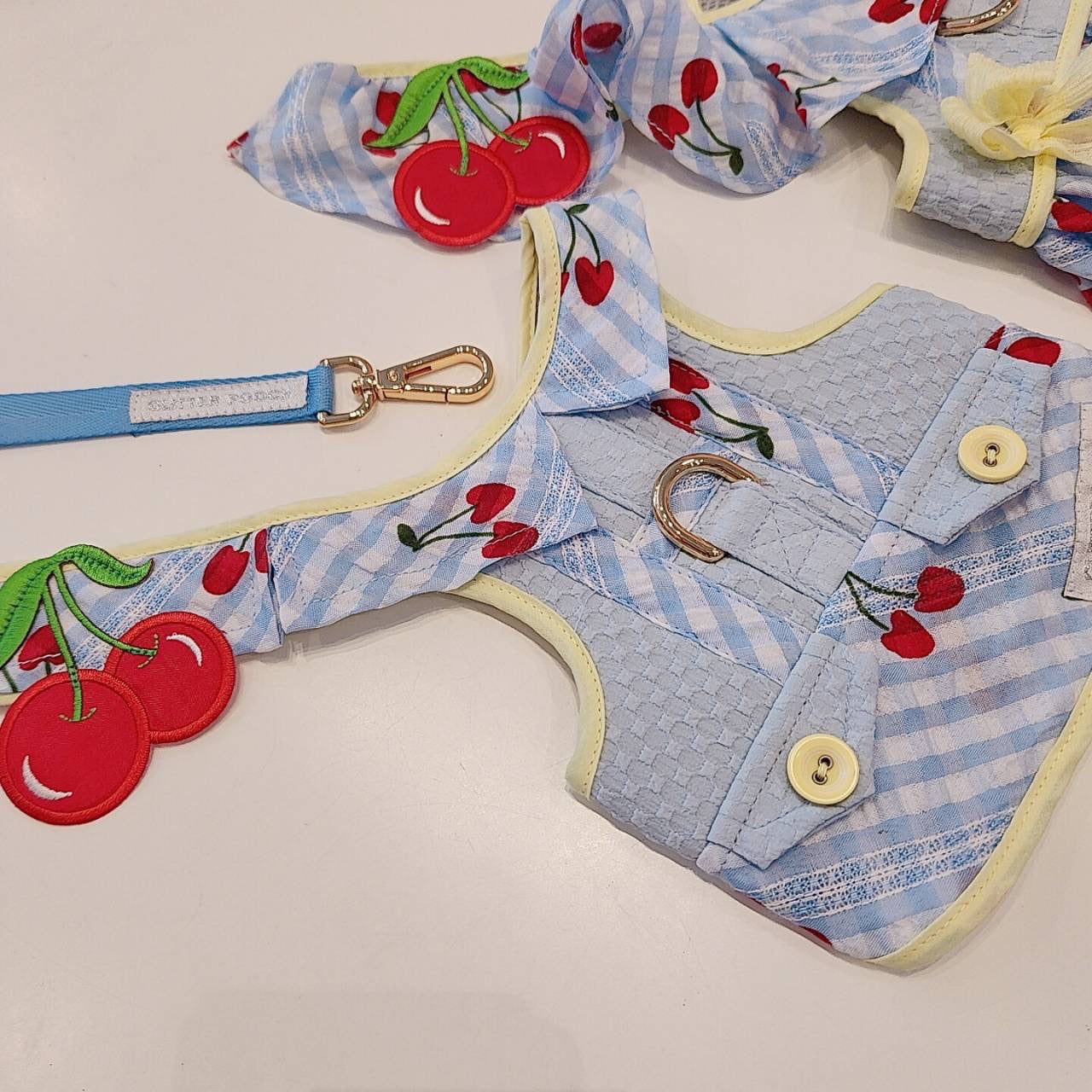 Glitter Pooch Harness ชุดรัดอก สายจูง เสื้อผ้า สุนัข, หมา, แมว, สัตว์เลี้ยง พร้อม สายจูง รุ่น Cherry Icy Boy