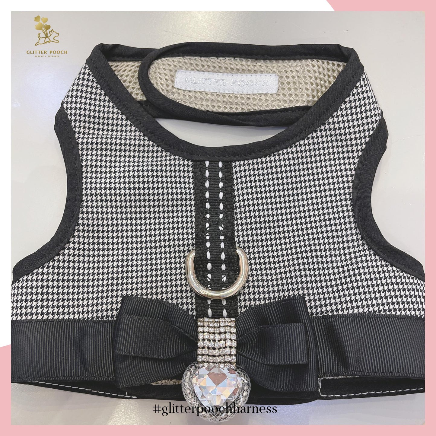 Glitter Pooch ชุดรัดอก สายจูง เสื้อผ้า สุนัข, หมา, แมว, สัตว์เลี้ยง พร้อม สายจูง รุ่น Mr. Black Hound