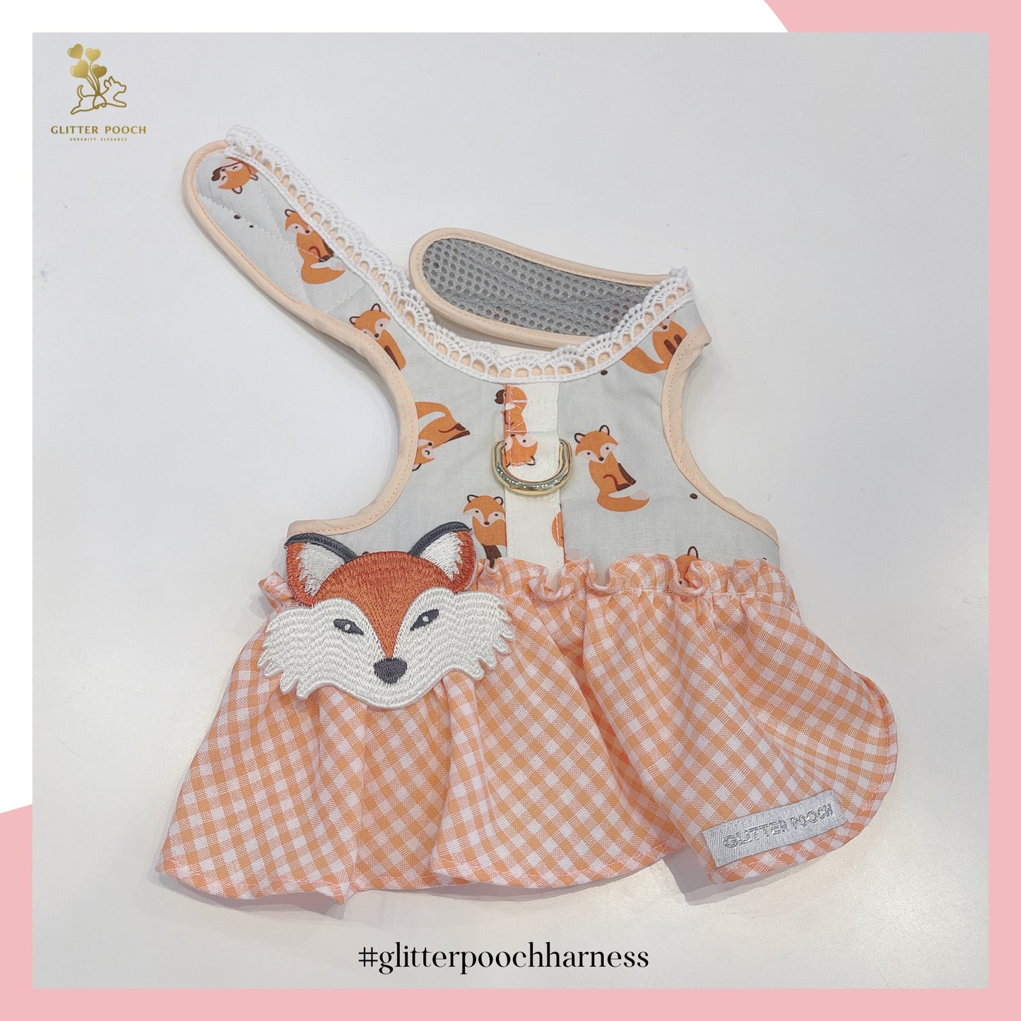 Glitter Pooch ชุดรัดอก สายจูง เสื้อผ้า สุนัข, หมา, แมว, สัตว์เลี้ยง พร้อม สายจูง รุ่น Foxy Girl