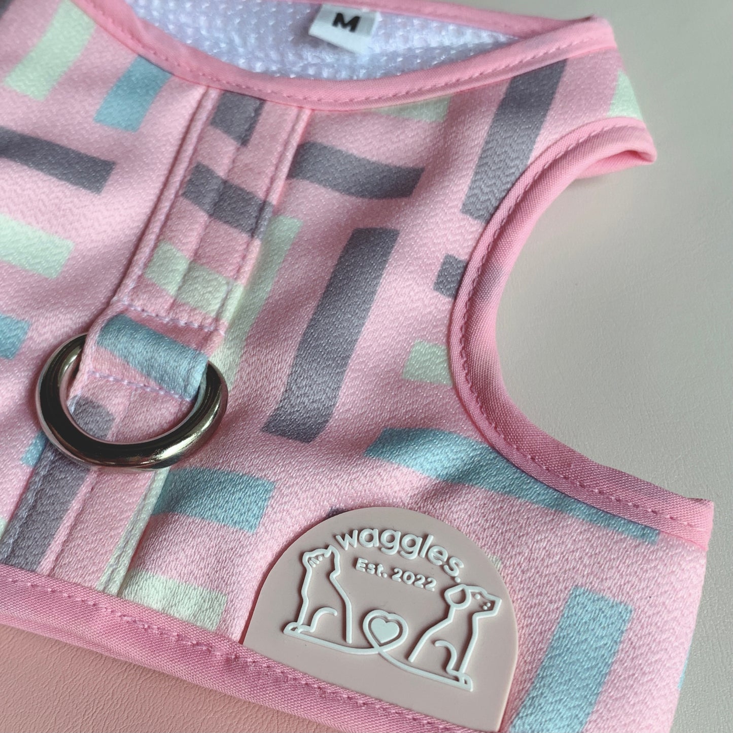 Waggles Label เสื้อผ้า ชุดรัดอก สายจูง สุนัข, หมา, แมว, สัตว์เลี้ยง ขนาดเล็ก - ขนาดกลาง พร้อม สายจูง