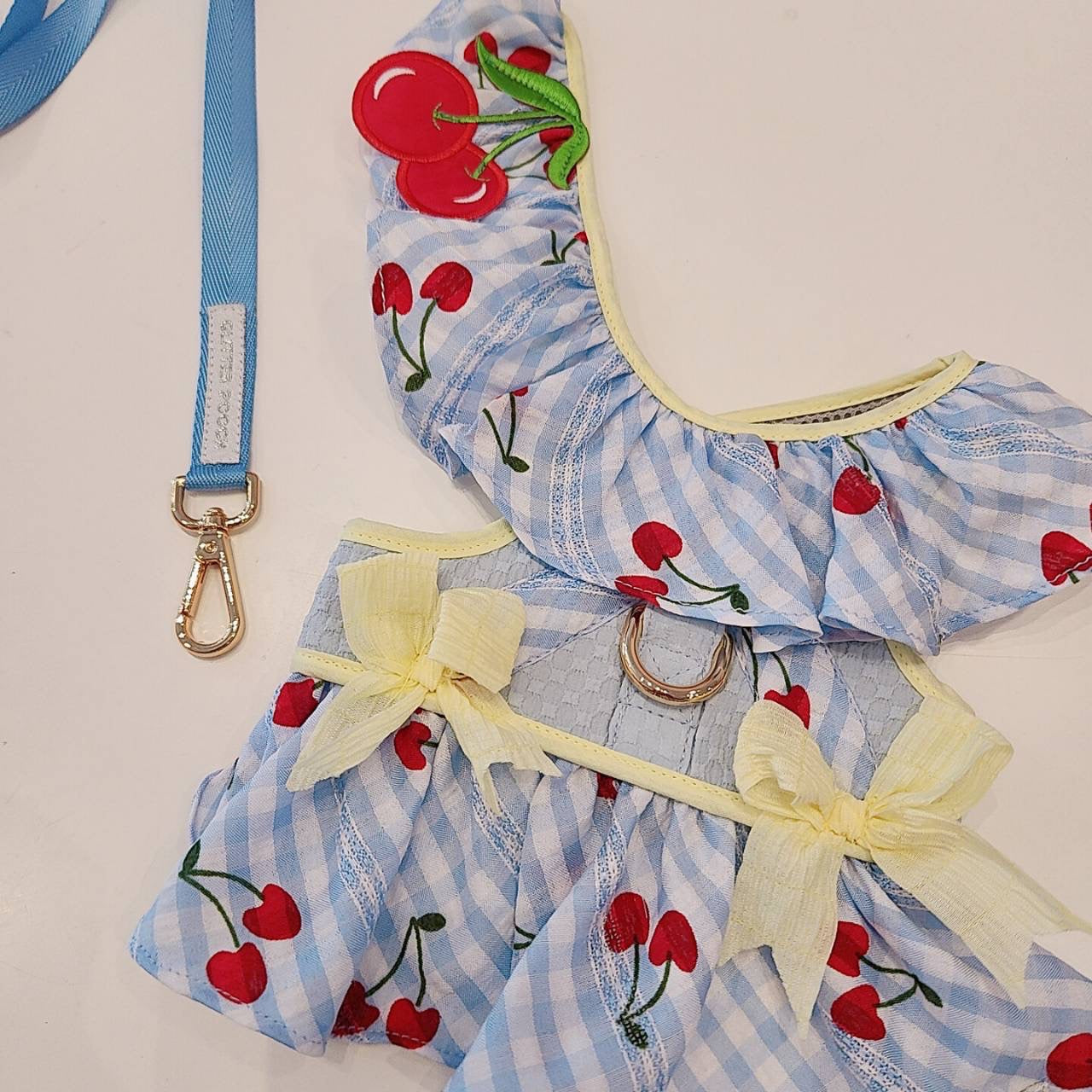 Glitter Pooch Harness ชุดรัดอก สายจูง เสื้อผ้า สุนัข, หมา, แมว, สัตว์เลี้ยง พร้อม สายจูง รุ่น Cherry Icy Girl