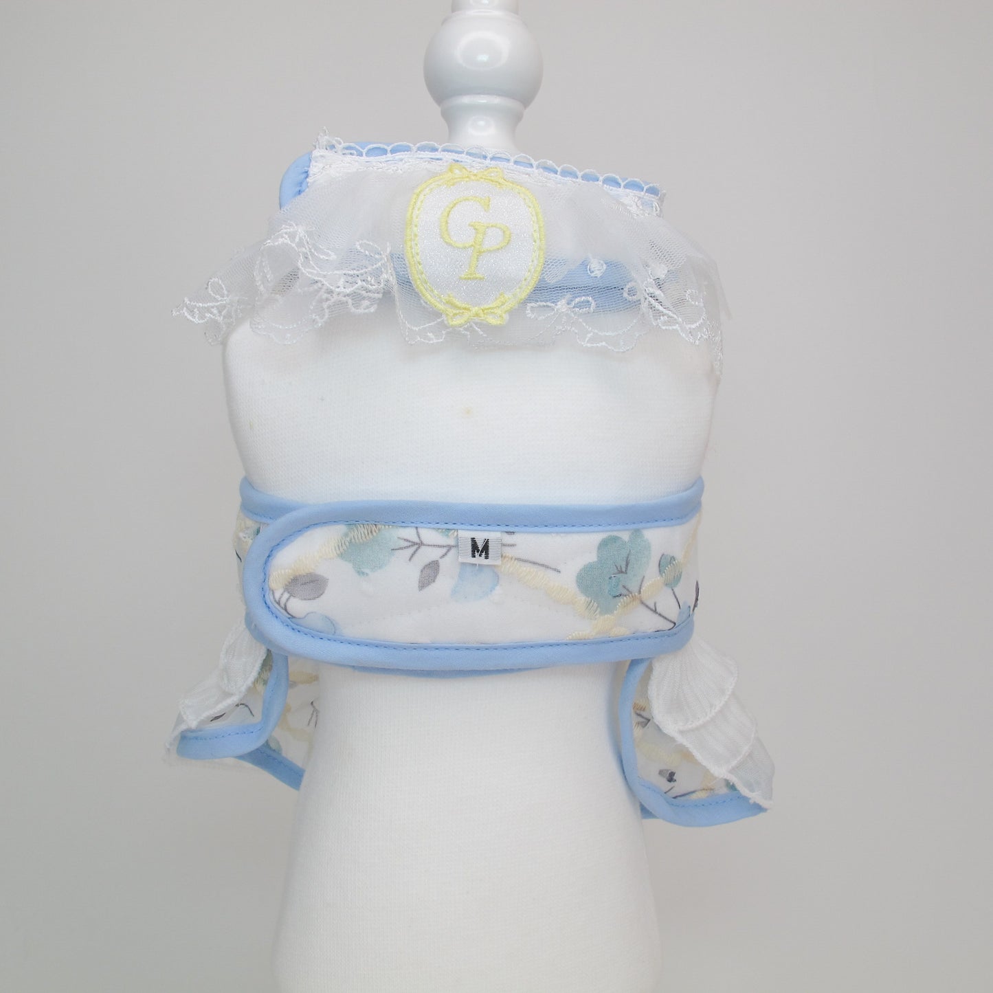 Glitter Pooch Harness ชุดรัดอก สายจูง เสื้อผ้า สุนัข, หมา, แมว, สัตว์เลี้ยง พร้อม สายจูง รุ่น Bluebell Lace