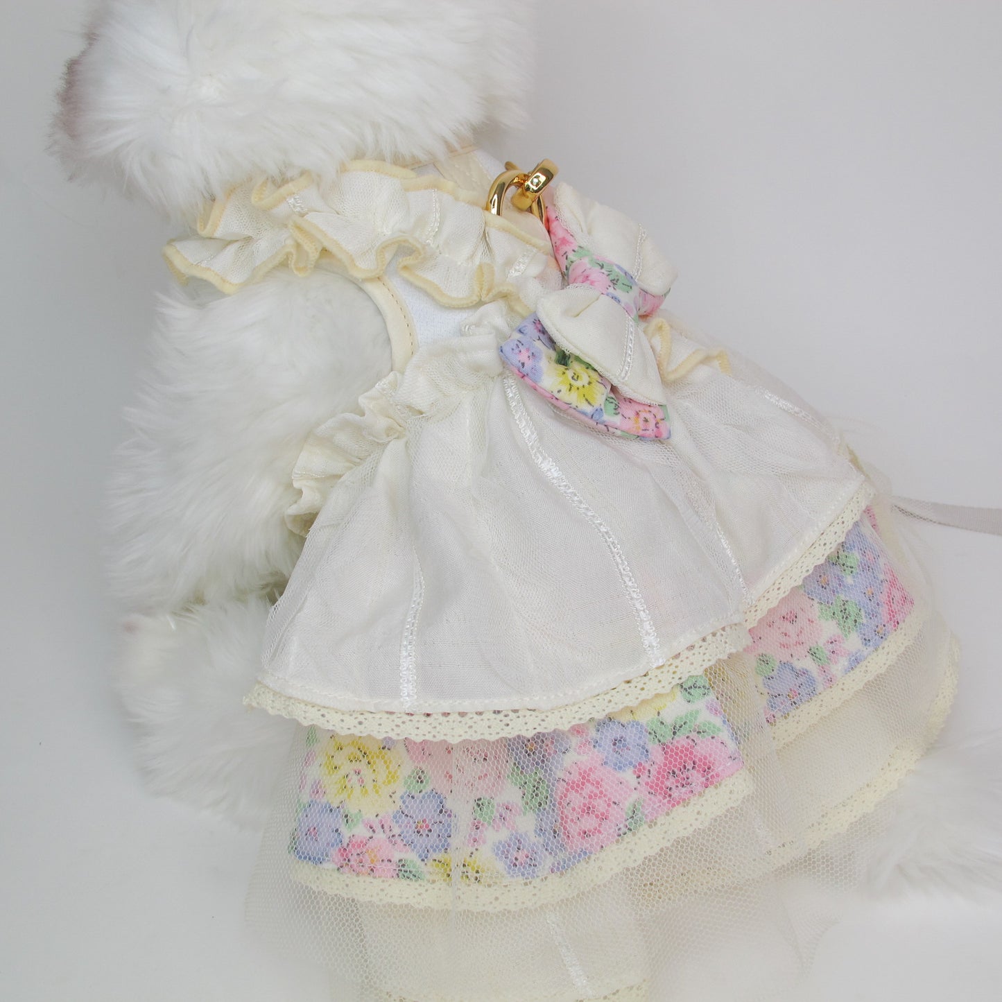 Glitter Pooch Harness ชุดรัดอก สายจูง เสื้อผ้า สุนัข, หมา, แมว, สัตว์เลี้ยง พร้อม สายจูง รุ่น Spring Souffle-Vanilla