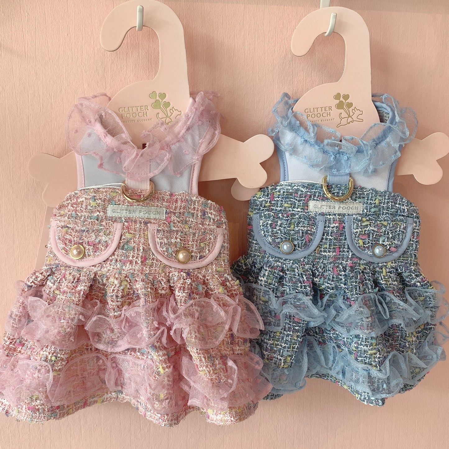 Glitter Pooch Harness ชุดรัดอก สายจูง เสื้อผ้า สุนัข, หมา, แมว, สัตว์เลี้ยง พร้อม สายจูง รุ่น Sassy Emily Pink