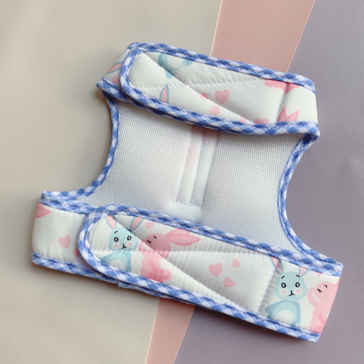 Waggles Lover Rabitto White เสื้อผ้า ชุดรัดอก สายจูง สุนัข, หมา, แมว, สัตว์เลี้ยง ขนาดเล็ก - ขนาดกลาง พร้อม สายจูง