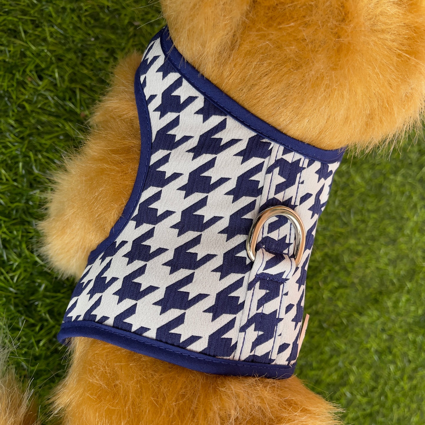 Waggles Houndstooth Navy เสื้อผ้า ชุดรัดอก สายจูง สุนัข, หมา, แมว, สัตว์เลี้ยง ขนาดเล็ก - ขนาดกลาง พร้อม สายจูง