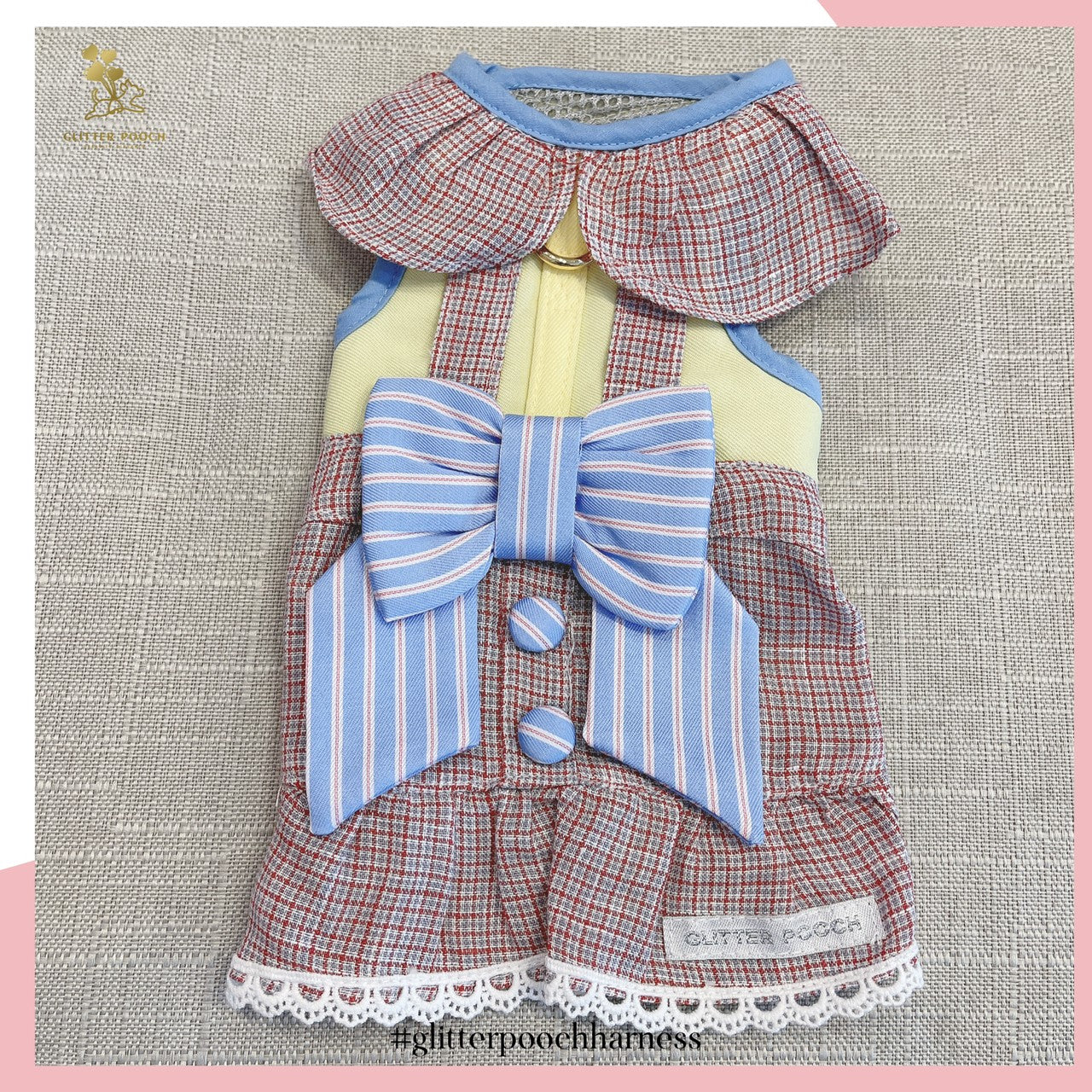 Glitter Pooch ชุดรัดอก สายจูง เสื้อผ้า สุนัข, หมา, แมว, สัตว์เลี้ยง พร้อม สายจูง รุ่น Back to School Girl